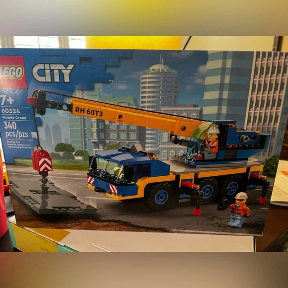 LEGO CITY MOBILE CRANE CONSTRUCTION SET. #60324  340 PCS  BRAND NEW BOX UNOPENED - Picture 7 of 7